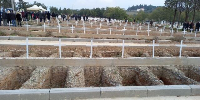 Θεσσαλονίκη: Δεκάδες νέοι τάφοι στα κοιμητήρια λόγω κορονοϊού