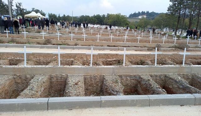 Θεσσαλονίκη: Δεκάδες νέοι τάφοι στα κοιμητήρια λόγω κορονοϊού