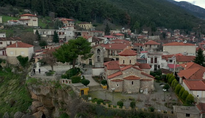 Τιθορέα: Το χωριό του Φιλοποίμενα Φίνου με την μαγική καλντέρα