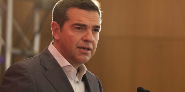 Τσίπρας: “Ο κ. Μητσοτάκης ζει στον κόσμο του, όχι σε αυτόν που καταδιώκεται από την πανδημία και την φτώχεια”