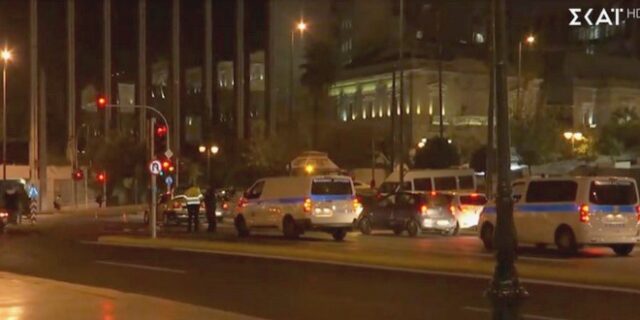 Σύνταγμα: Παράσυρση 69χρονου άστεγου από δύο αυτοκίνητα μπροστά στη Βουλή
