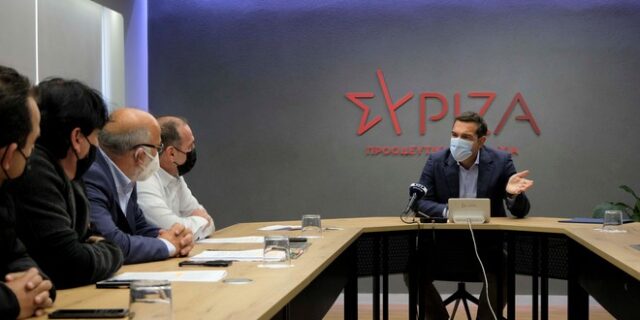 Τσίπρας: “Εν μέσω ακρίβειας επιλέγουν να διαλύσουν τις λαϊκές αγορές”