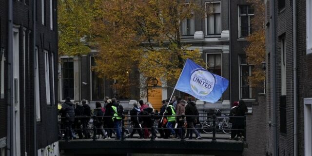 Ολλανδία-Κορονοϊός: Τρίτη νύχτα συγκρούσεων στις διαδηλώσεις κατά των μέτρων