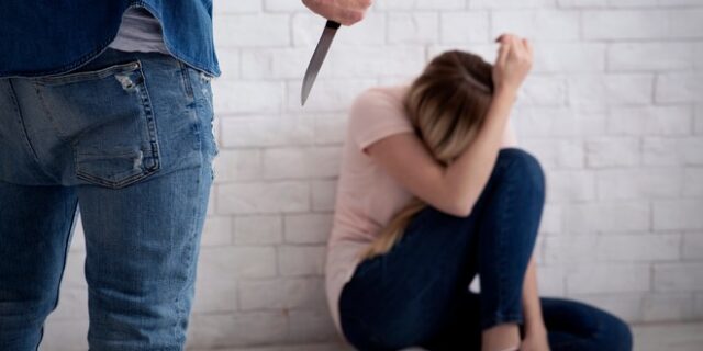 Σέρρες: Νέο περιστατικό έμφυλης βίας – Τραυμάτισε με μαχαίρι την 37χρονη σύντροφό του