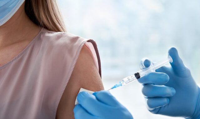 Κορονοϊός: Ανοίγει η πλατφόρμα για την τρίτη δόση, για όσους συμπλήρωσαν 5,5 μήνες από τον εμβολιασμό