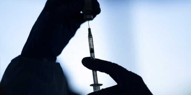 Η BioNTech επιβεβαιώνει την προστασία των εμβολίων παρά τις μεταλλάξεις του ιού