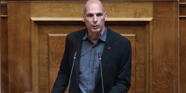 Βαρουφάκης: “Κυβέρνηση της προγραμματικής λεηλασίας η ΝΔ”