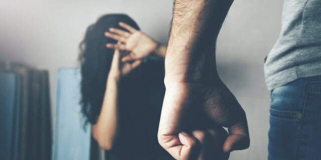Κρήτη: 33χρονος αποπειράθηκε να πνίξει τη σύζυγό του μετά από καυγά