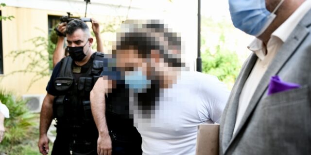 Επίθεση ιερέα με βιτριόλι: Προθεσμία για να απολογηθεί συμπληρωματικά έλαβε ο παπάς