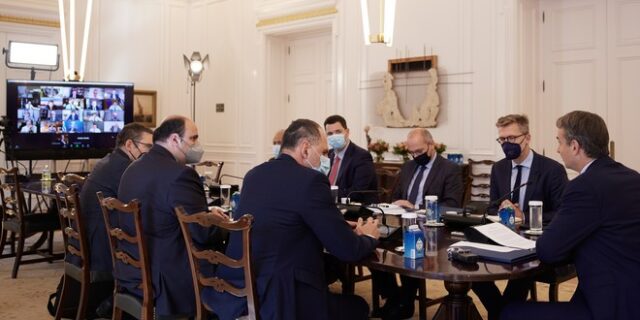 Κλιματικός νόμος: “Φρένο” στα ΙΧ με κινητήρες εσωτερικής καύσης – Θαλάσσια αιολικά πάρκα