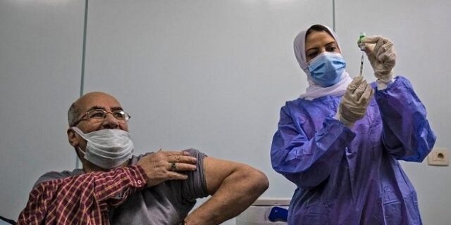 Αίγυπτος: Ποινές φυλάκισης έως 10 έτη για πλαστά πιστοποιητικά εμβολιασμού