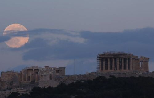 Τα έργα στην Ακρόπολη στο μικροσκόπιο