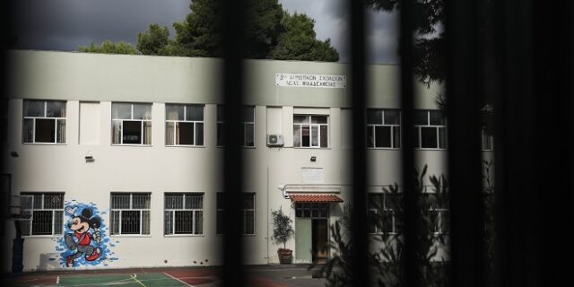 Κορονοϊός: Πλημμέλημα η απόφαση γονέων – αρνητών να μη στέλνουν τα παιδιά τους στο σχολείο