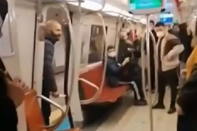 Τουρκία: Άνδρας απειλούσε γυναίκες με μαχαίρι στο μετρό της Κωνσταντινούπολης