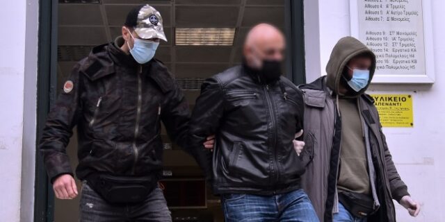 Γλυφάδα: Στον ανακριτή ο 51χρονος που σκότωσε τον σύντροφο της μητέρας του