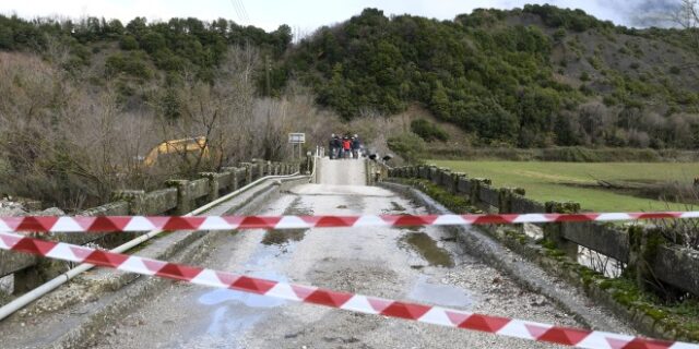 Ιωάννινα: Βράχος καταπλάκωσε άνδρα σε χωριό του Σουλίου – Νοσηλεύεται σε κρίσιμη κατάσταση