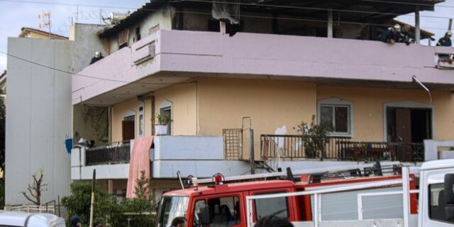 Τραγωδία στο Καματερό: Νεκρά δύο παιδιά ύστερα από φωτιά σε σπίτι πολύτεκνης οικογένειας
