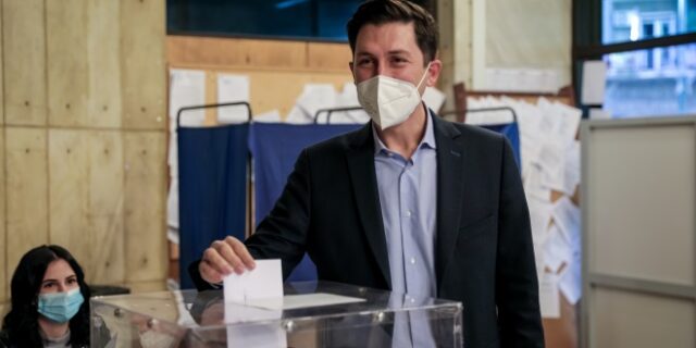 Εκλογές ΚΙΝΑΛ: Ψήφισε ο Παύλος Χρηστίδης – “Είναι μία ημέρα που πρέπει να θυμόμαστε τη Φώφη Γεννηματά”