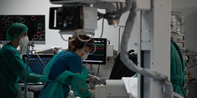 Κορονοϊός: 22.107 νέα κρούσματα σήμερα στην Ελλάδα – 42 νεκροί και 344 διασωληνωμένοι
