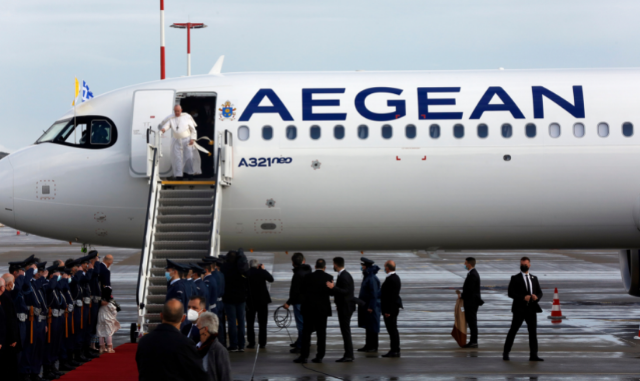 Με υπερηφάνεια, η AEGEAN μετέφερε τον Πάπα Φραγκίσκο κατά την ιστορική επίσκεψή Του στην Ελλάδα και από την Κύπρο