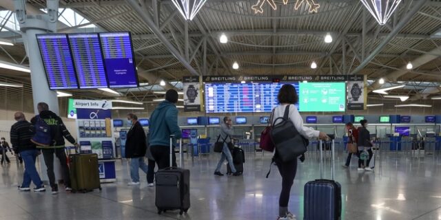 Στα κάγκελα οι τουριστικοί πράκτορες για την είσοδο στην Ελλάδα με PCR