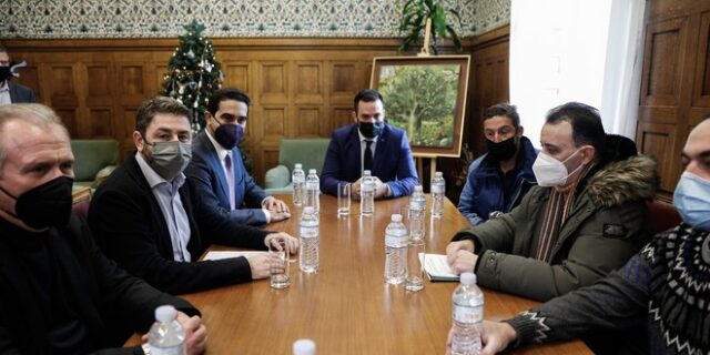 Ανδρουλάκης: Οι ταχυδιανομείς δεν είναι εργαζόμενοι β’ κατηγορίας