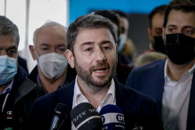 Εκλογές ΚΙΝΑΛ: Ψήφισε ο Νίκος Ανδρουλάκης – “Ζητώ μεγάλη συμμετοχή και καθαρή εντολή”