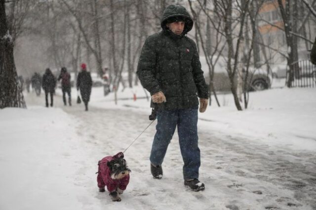 Ρωσία: Σφοδρή χιονόπτωση στη Μόσχα για πρώτη φορά από το 1949 – Απίστευτες εικόνες