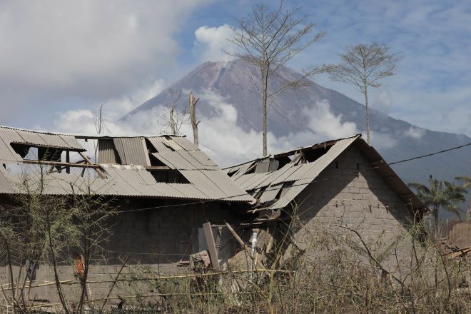 Ινδονησία: Νέα έκρηξη του ηφαιστείου Σεμέρου στην Ιάβα
