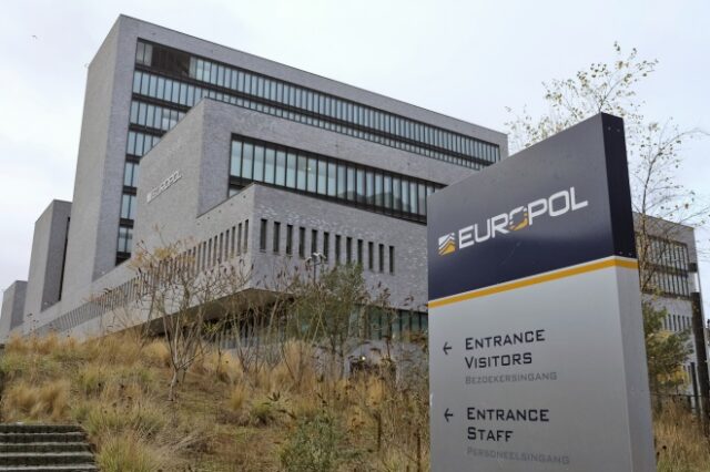 Απατεώνες προσποιούνται τους επικεφαλής της Europol και προσπαθούν να εξαπατήσουν πολίτες σε χώρες της Ε.Ε.