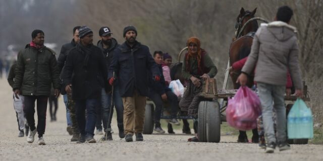 ΕΕ: Χρηματική αρωγή ύψους 325 εκατ. ευρώ προς τους πρόσφυγες στην Τουρκία