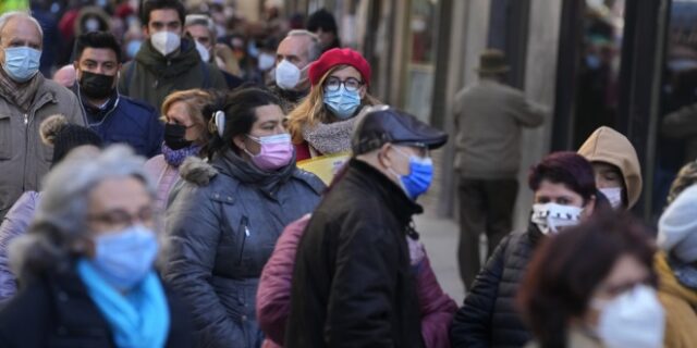 Ισπανία: Εντοπίστηκε το πρώτο επιβεβαιωμένο κρούσμα της μετάλλαξης Όμικρον – Ερευνώνται άλλα δύο