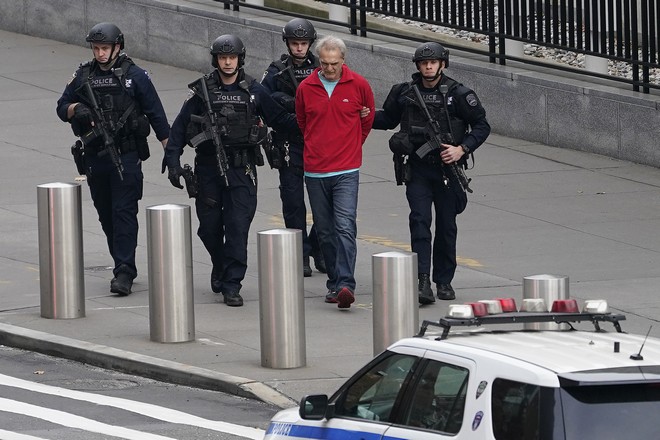 ΗΠΑ: Παραδόθηκε ο ένοπλος έξω από την έδρα του ΟΗΕ στη Νέα Υόρκη