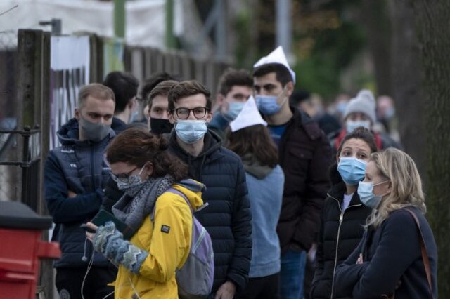 Κορονοϊός – Μετάλλαξη Όμικρον: Επιβεβαιώθηκε ο πρώτος νεκρός από το νέο στέλεχος