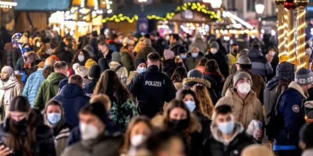 Μετάλλαξη Όμικρον: Αιφνίδια αύξηση των κρουσμάτων αναμένεται στη Γερμανία