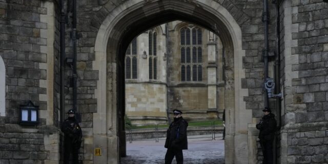 Βρετανία: Συνελήφθη ένοπλος στο κάστρο που η βασίλισσα γιόρταζε τα Χριστούγεννα