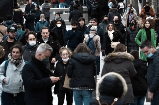 Γαλλία: “Τσουνάμι” κρουσμάτων – Έσπασε το όριο των 200.000 κρουσμάτων μέσα σε μια μέρα