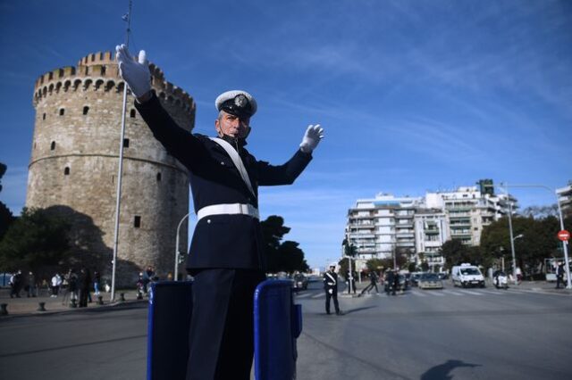 Θεσσαλονίκη: Με μέτρα και ελέγχους τα τελευταία ψώνια πριν την Πρωτοχρονιά