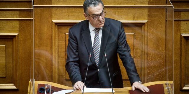 Το ακούσαμε κι αυτό: “Αντισυνταγματικό” να καταθέσει ο Πέτσας για την Λίστα Πέτσα!