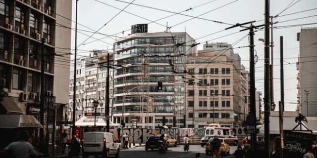 Όσα δεν αντέχονται στην Αθήνα. Μήπως ένα όνειρο είναι η λύση;