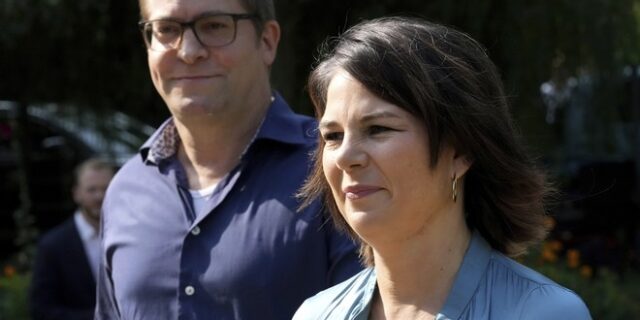 Αναλένα Μπέρμποκ: Ο σύζυγός της άφησε τη δουλειά του για να φροντίζει τα παιδιά τους