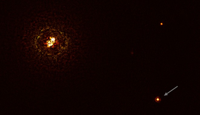 Ανακαλύφθηκε τεράστιος εξωπλανήτης γύρω από το μεγαλύτερο αστρικό “δίδυμο”