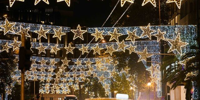 Φωτεινά Χριστούγεννα στην Αθήνα: 38 μέρες, 52 σημεία σε όλη την πόλη και ένα πλούσιο πρόγραμμα εκδλώσεων