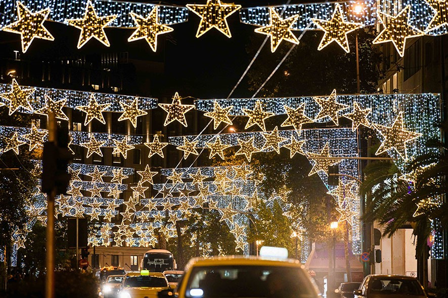 Φωτεινά Χριστούγεννα στην Αθήνα: 38 μέρες, 52 σημεία σε όλη την πόλη και ένα πλούσιο πρόγραμμα εκδλώσεων