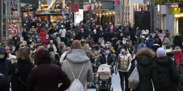Κορονοϊός: Γιατί ο κόσμος στρέφεται προς τον υποχρεωτικό εμβολιασμό – Τι ισχύει ανά χώρα