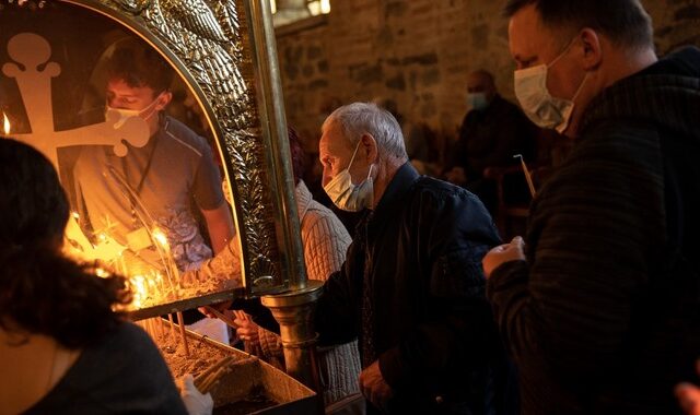 Μητροπολίτης Ιωαννίνων: Με τηλεφωνική κράτηση οι πιστοί στις εκκλησίες τα Χριστούγεννα