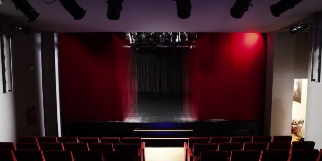 ΕΛΕΡ: Ένα νέο θέατρο ανοίγει τις πόρτες του στην Πλάκα