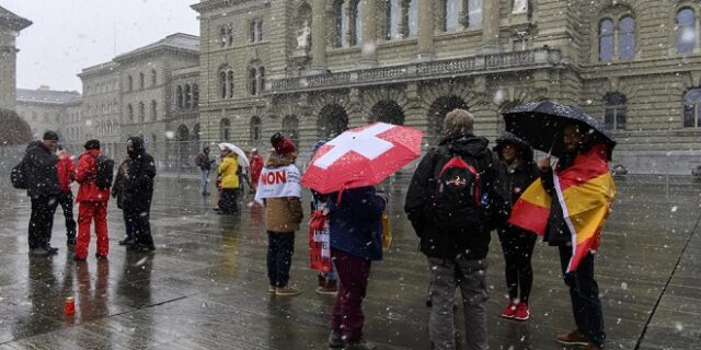 Ελβετία: 2.000 άτομα σε καραντίνα μετά από δύο κρούσματα της μετάλλαξης “Όμικρον”