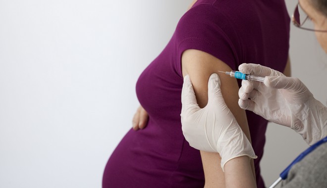 Γκάγκα: Προϋπόθεση ο εμβολιασμός για εξωσωματική γονιμοποίηση