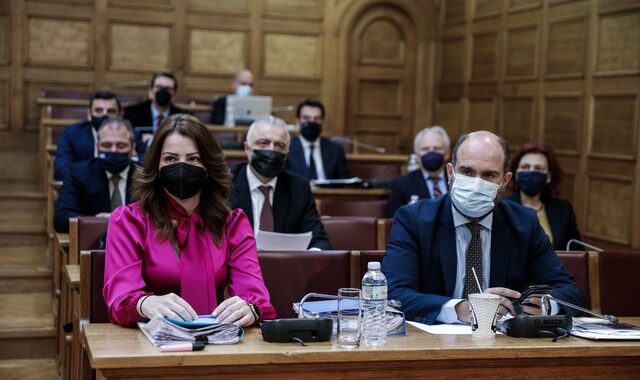 ΣΥΡΙΖΑ: Ο κ. Μητσοτάκης είναι ένοχος, για αυτό κρύβει μία την Opinion Poll και μία τον Πέτσα